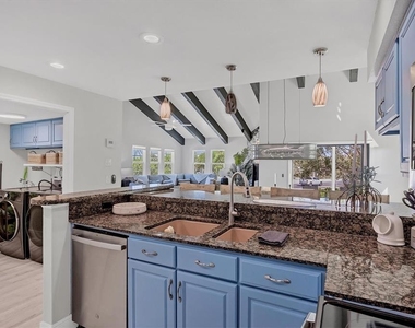 401 Lafitte Street - Photo Thumbnail 13