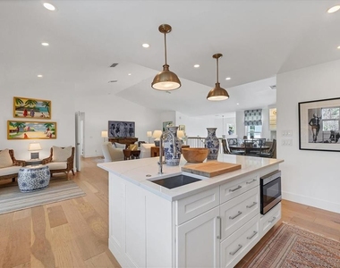 355 Barbarosa Street - Photo Thumbnail 14