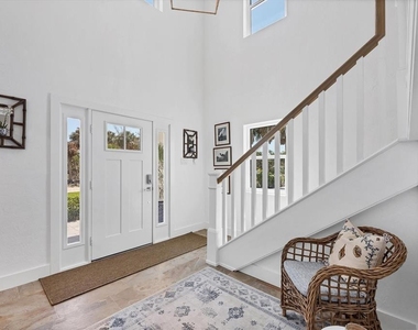 355 Barbarosa Street - Photo Thumbnail 7