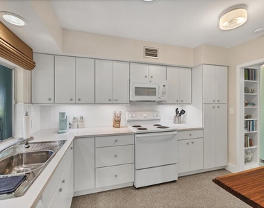 550 Gaspar Drive - Photo Thumbnail 16