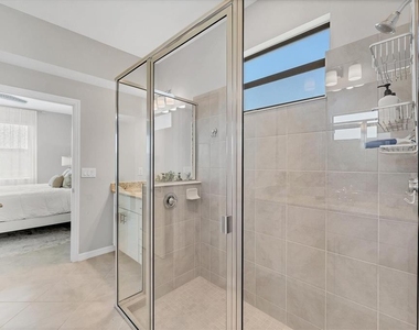 2049 Bonito Way - Photo Thumbnail 29
