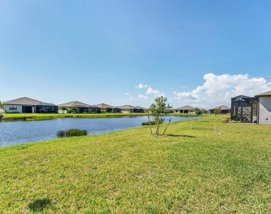 2049 Bonito Way - Photo Thumbnail 37