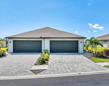 2049 Bonito Way - Photo Thumbnail 8