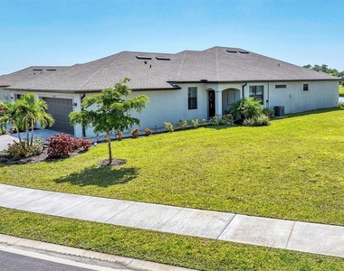 2049 Bonito Way - Photo Thumbnail 7