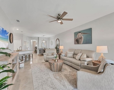2049 Bonito Way - Photo Thumbnail 15