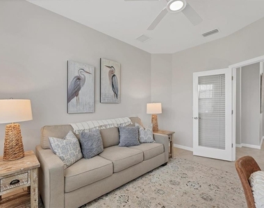 2049 Bonito Way - Photo Thumbnail 24
