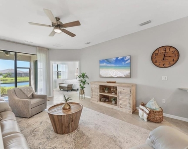 2049 Bonito Way - Photo Thumbnail 13