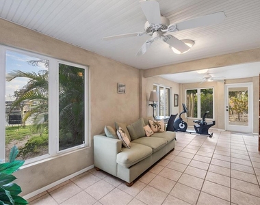 140 Damfino Street - Photo Thumbnail 25