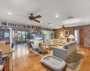 140 Damfino Street - Photo Thumbnail 12