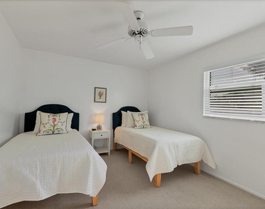 261 Lee Avenue - Photo Thumbnail 25