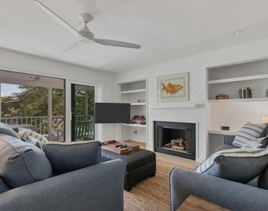 261 Lee Avenue - Photo Thumbnail 13
