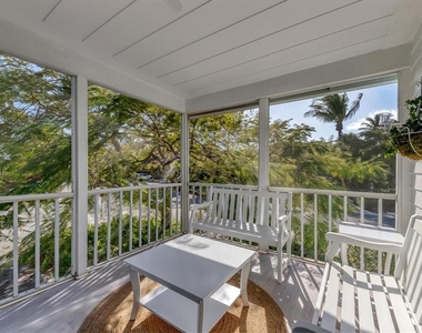 261 Lee Avenue - Photo Thumbnail 18