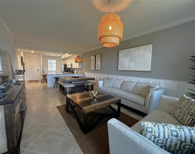14091 Heritage Landing Boulevard - Photo Thumbnail 6