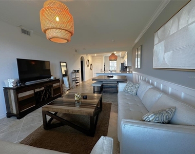 14091 Heritage Landing Boulevard - Photo Thumbnail 7