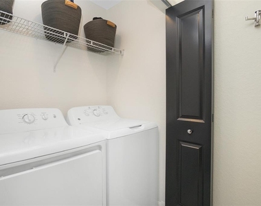 14141 Heritage Landing Boulevard - Photo Thumbnail 30
