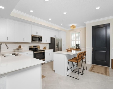 14141 Heritage Landing Boulevard - Photo Thumbnail 5