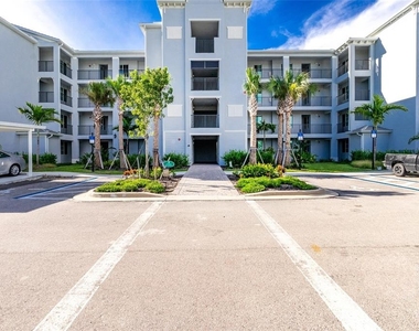 14141 Heritage Landing Boulevard - Photo Thumbnail 2