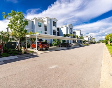 14141 Heritage Landing Boulevard - Photo Thumbnail 36