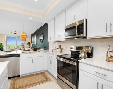 14141 Heritage Landing Boulevard - Photo Thumbnail 10