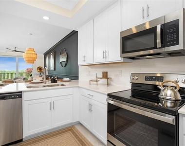 14141 Heritage Landing Boulevard - Photo Thumbnail 11