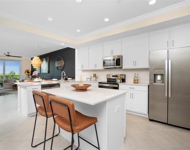 14141 Heritage Landing Boulevard - Photo Thumbnail 9