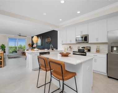 14141 Heritage Landing Boulevard - Photo Thumbnail 7