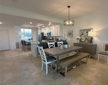 14040 Heritage Landing Boulevard - Photo Thumbnail 10