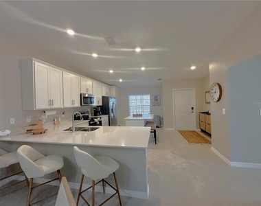 14221 Heritage Landing Boulevard - Photo Thumbnail 4