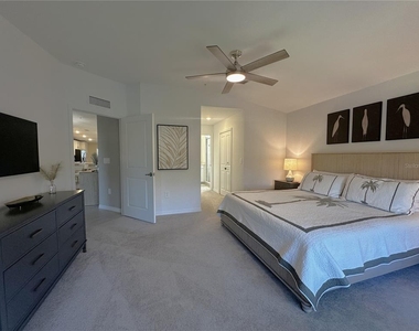 14221 Heritage Landing Boulevard - Photo Thumbnail 10