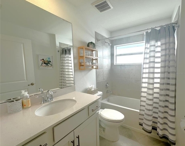 14221 Heritage Landing Boulevard - Photo Thumbnail 15