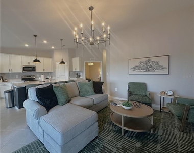 14251 Heritage Landing Boulevard - Photo Thumbnail 14