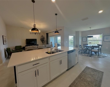 14251 Heritage Landing Boulevard - Photo Thumbnail 13