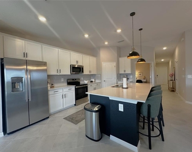 14251 Heritage Landing Boulevard - Photo Thumbnail 11