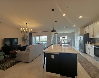 14251 Heritage Landing Boulevard - Photo Thumbnail 7