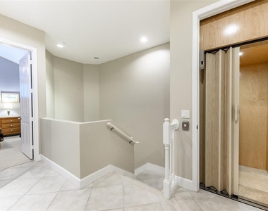 10300 Tarpon Landings Terrace - Photo Thumbnail 32