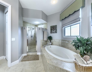 10300 Tarpon Landings Terrace - Photo Thumbnail 40