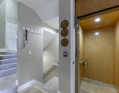 10300 Tarpon Landings Terrace - Photo Thumbnail 21