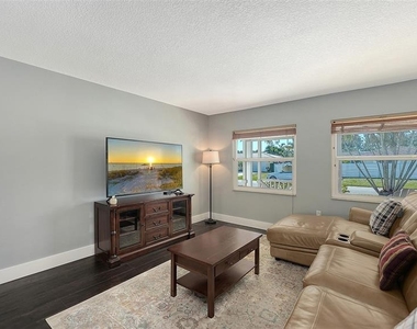 3507 Pinecrest Street - Photo Thumbnail 7