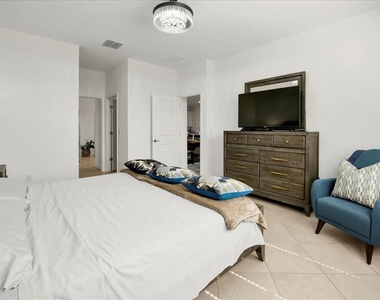 5161 Coral Reef Way - Photo Thumbnail 29