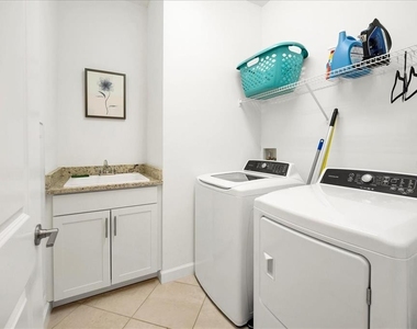 5161 Coral Reef Way - Photo Thumbnail 16