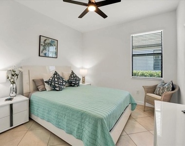5161 Coral Reef Way - Photo Thumbnail 11