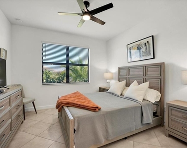 5161 Coral Reef Way - Photo Thumbnail 8