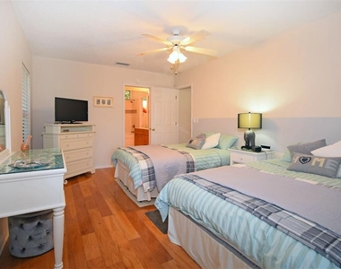 231 Southampton Lane - Photo Thumbnail 20