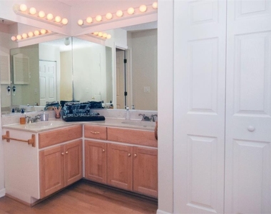231 Southampton Lane - Photo Thumbnail 16