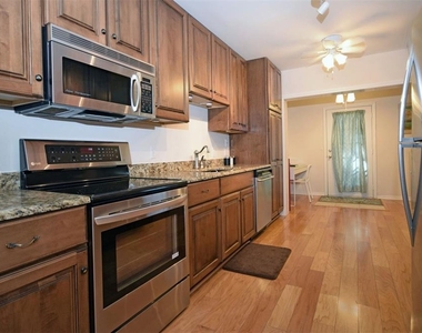231 Southampton Lane - Photo Thumbnail 8
