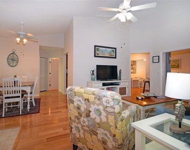 231 Southampton Lane - Photo Thumbnail 10