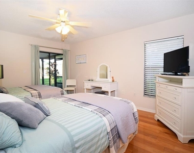 231 Southampton Lane - Photo Thumbnail 17