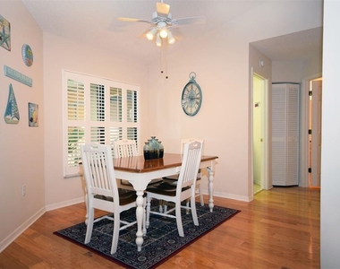 231 Southampton Lane - Photo Thumbnail 2