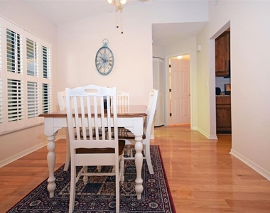 231 Southampton Lane - Photo Thumbnail 5