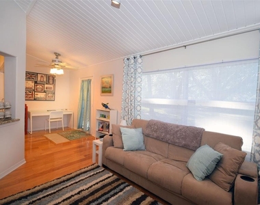 231 Southampton Lane - Photo Thumbnail 14
